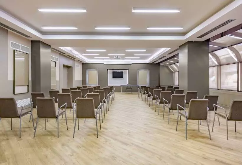 Ac Hotel Genova By Marriott