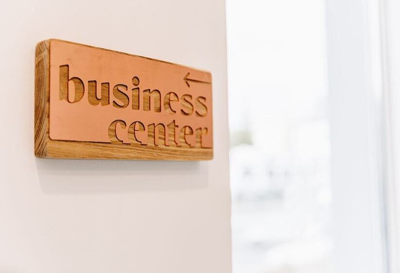 هتل Canadiano Urban Nature