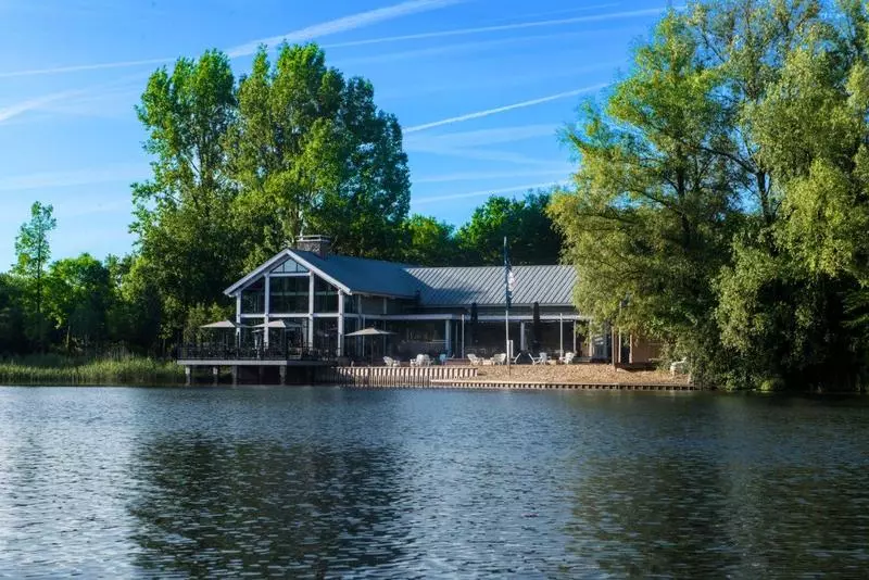 בית מלון כפרי Courtyard By Marriott Amsterdam Airport