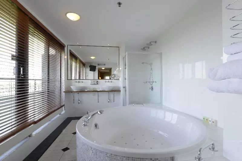 בית מלון כפרי Courtyard By Marriott Amsterdam Airport