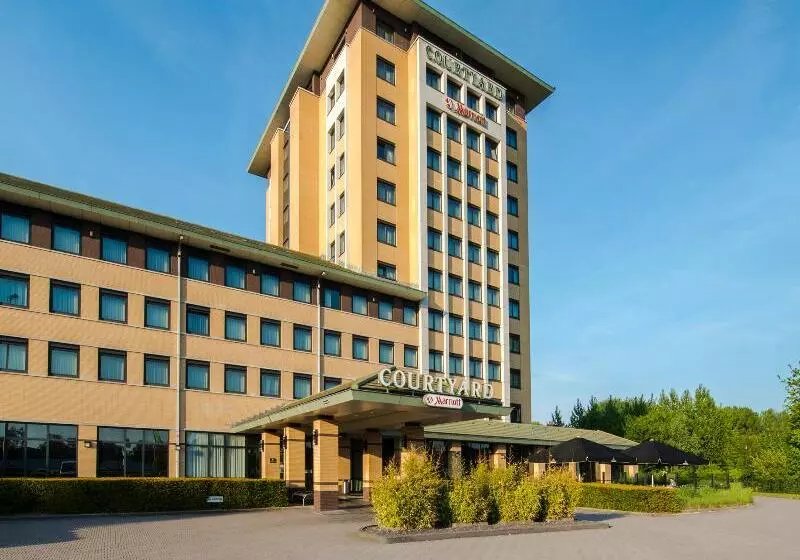 בית מלון כפרי Courtyard By Marriott Amsterdam Airport