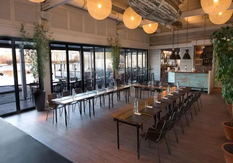 בית מלון כפרי Courtyard By Marriott Amsterdam Airport