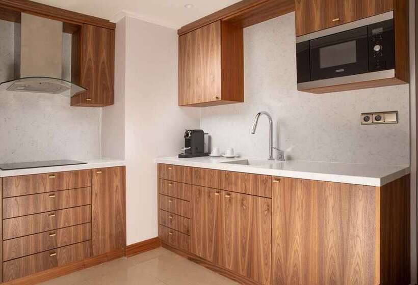 هتل Hilton Prague