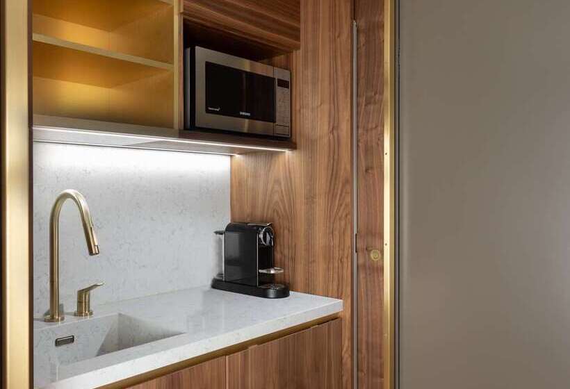 هتل Hilton Prague