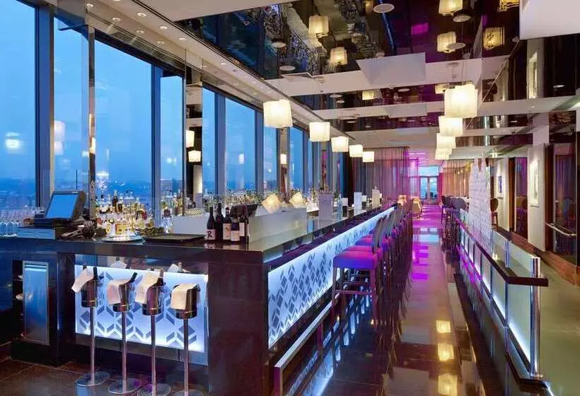 هتل Hilton Prague