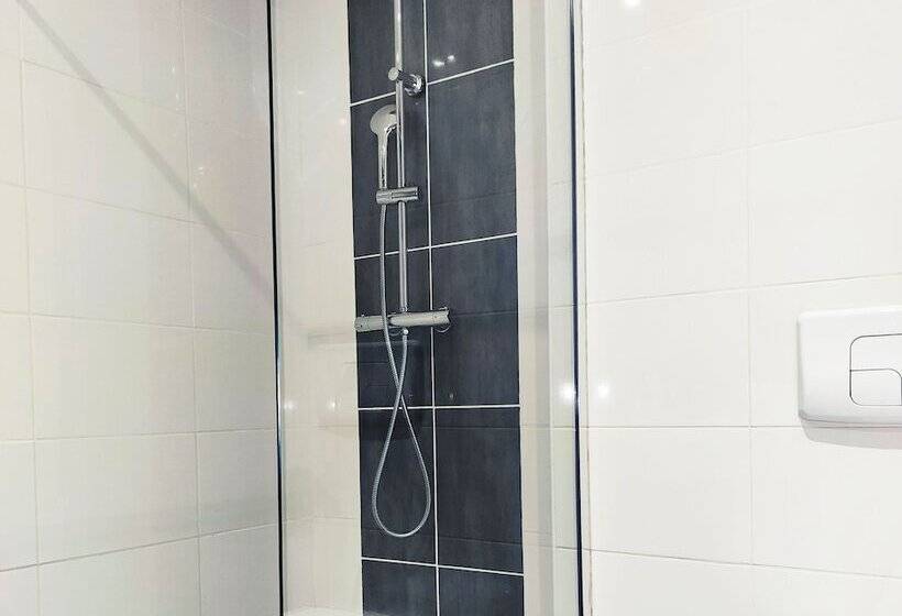 فندق Hôtel L'univers