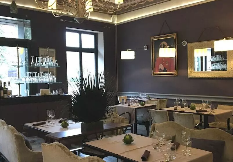 ホテル Hôtel L'univers