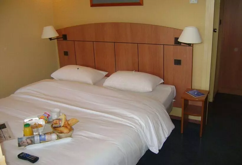 בית מלון כפרי Kyriad Mulhouse Est  Lutterbach