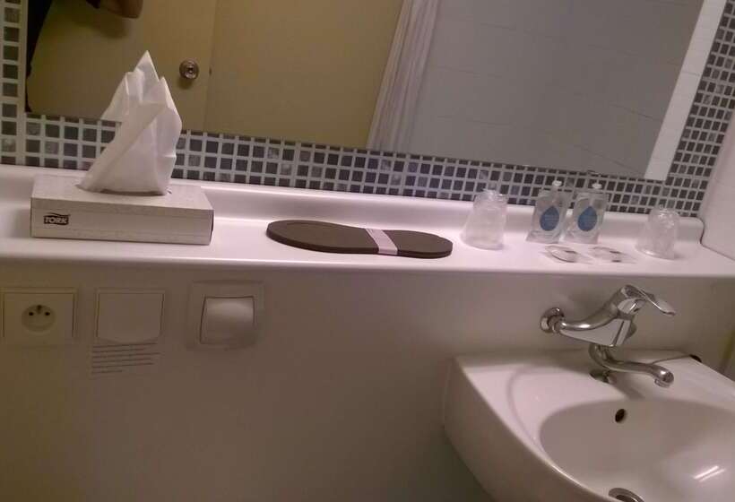 Hotelli Kyriad Mulhouse Est Lutterbach