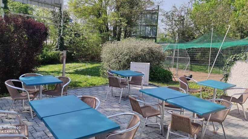 Hotelli Kyriad Mulhouse Est Lutterbach