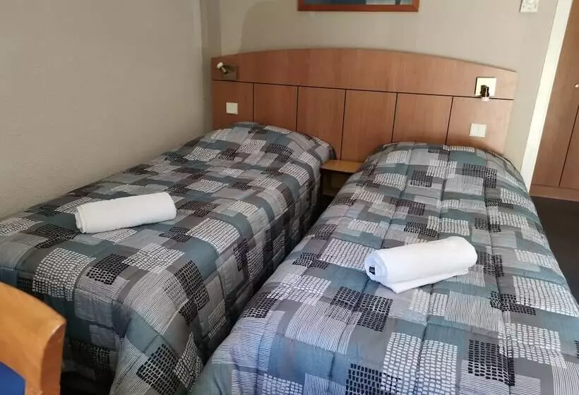 בית מלון כפרי Kyriad Mulhouse Est  Lutterbach