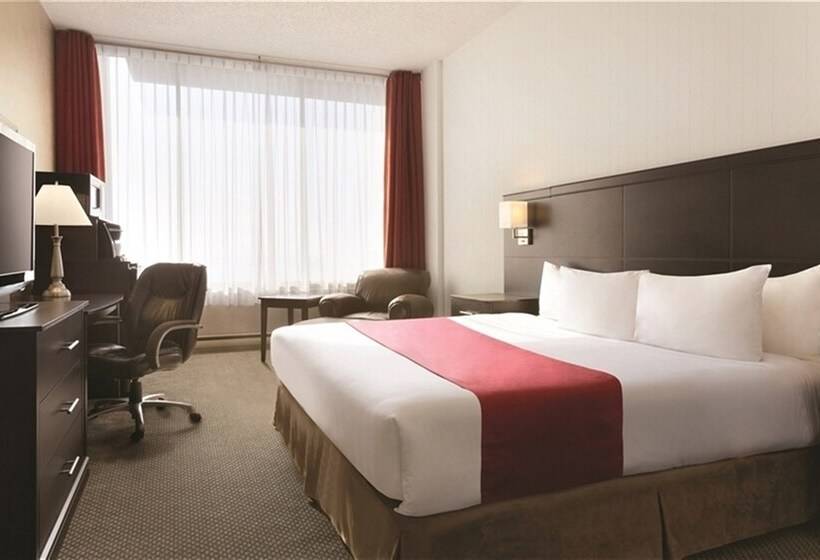 Travelodge By Wyndham Quebec City Hotel & Convention Centre
