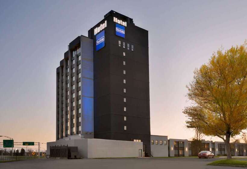 Travelodge By Wyndham Quebec City Hotel & Convention Centre