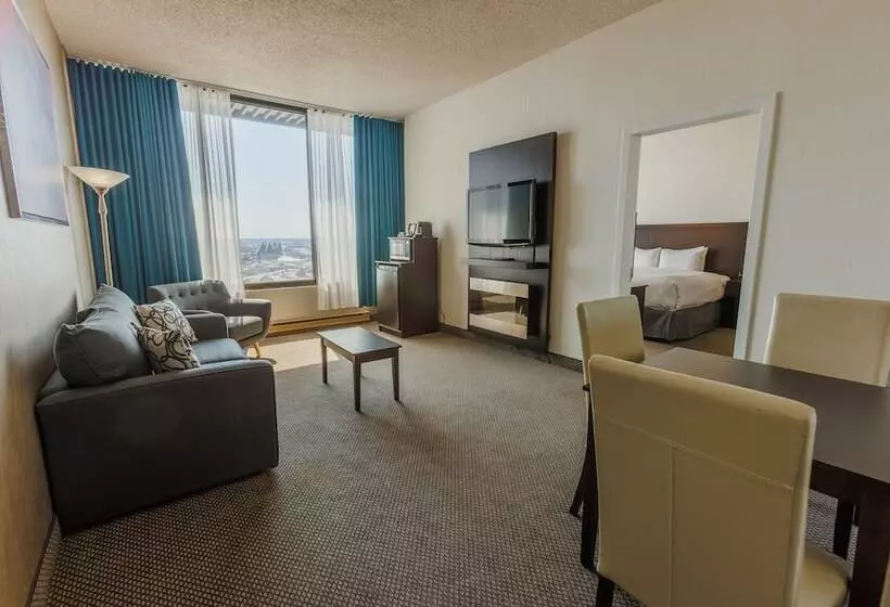 Travelodge By Wyndham Quebec City Hotel & Convention Centre