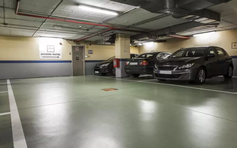 فندق Zenit Coruna