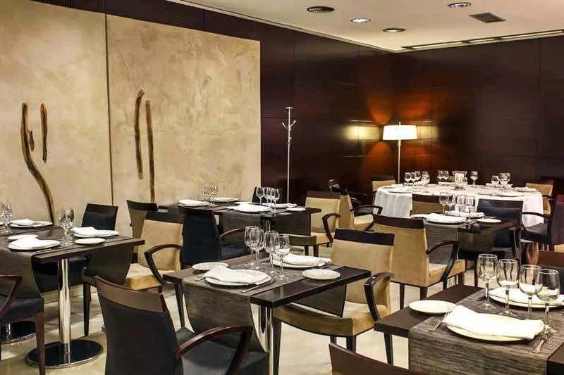 فندق Zenit Coruna