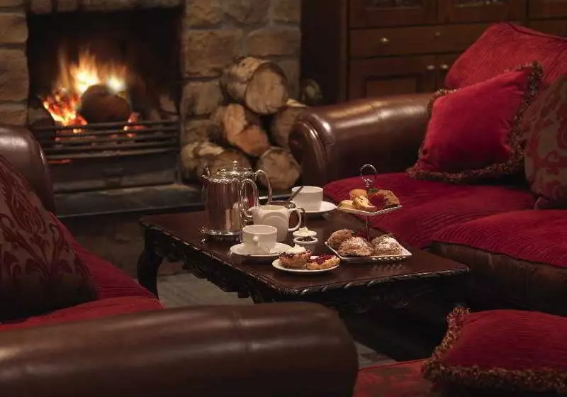 Pontoon Bridge Hotel