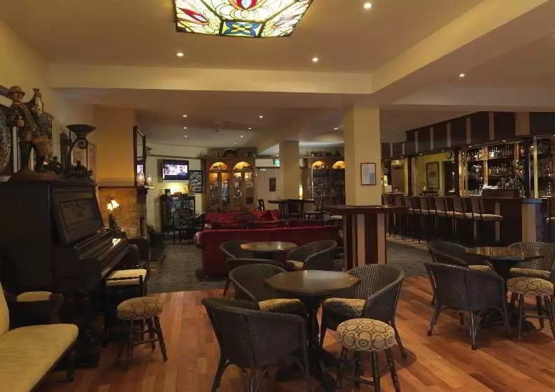 Pontoon Bridge Hotel