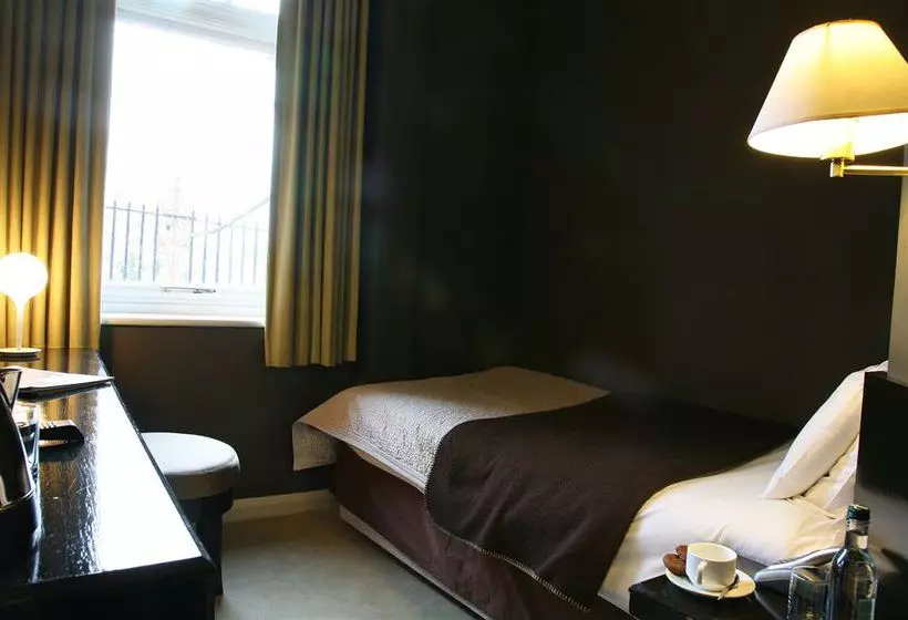 בית מלון כפרי The Rowton