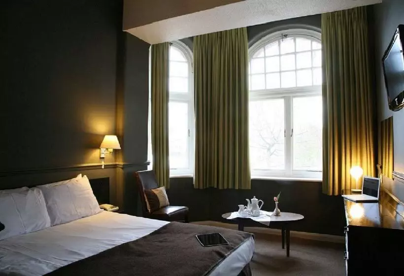 בית מלון כפרי The Rowton