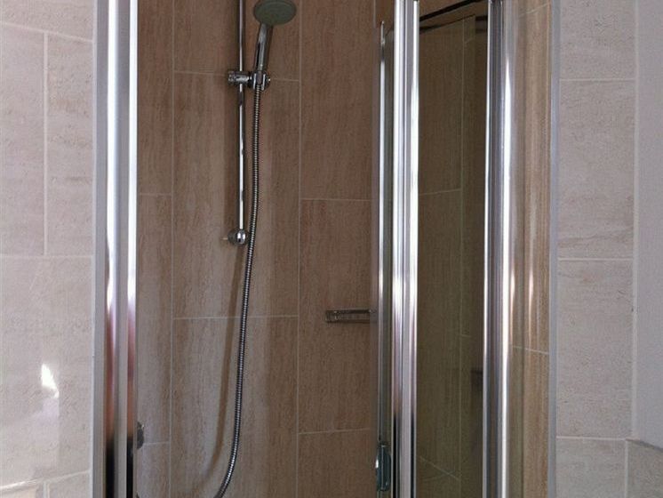 בית מלון כפרי The Rowton