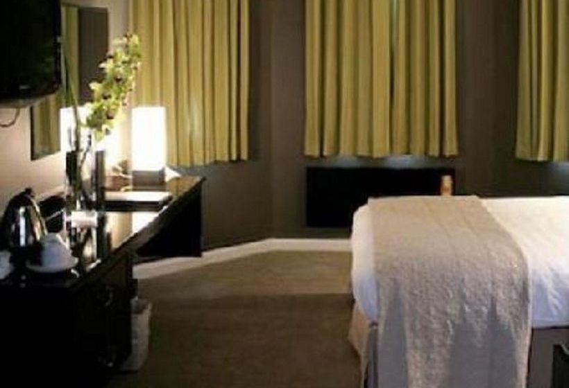 בית מלון כפרי The Rowton