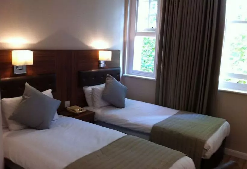 בית מלון כפרי The Rowton