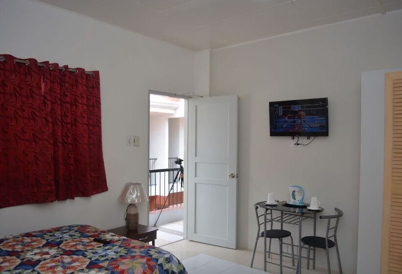 Ashley And Bill S Suites N Garden Hotel And Vacation Homes