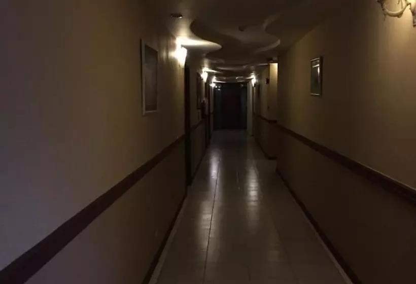 Hotelli Crown Royale