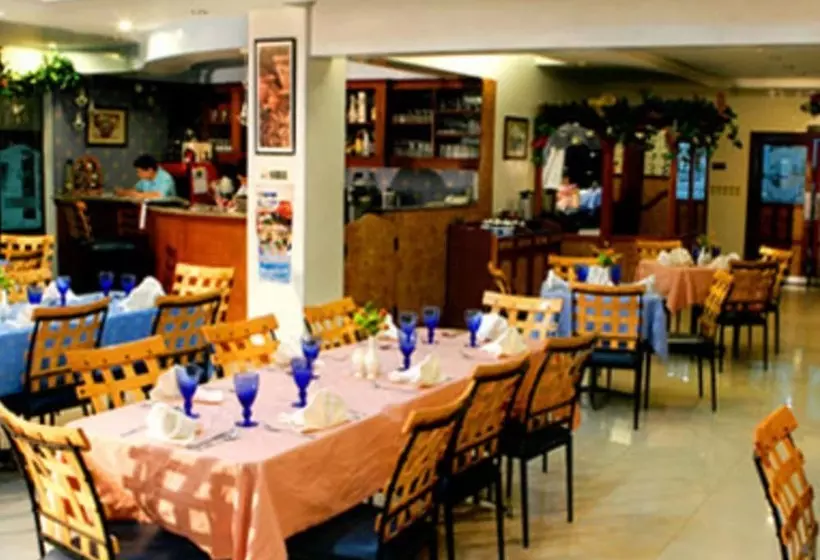 Hotelli Crown Royale