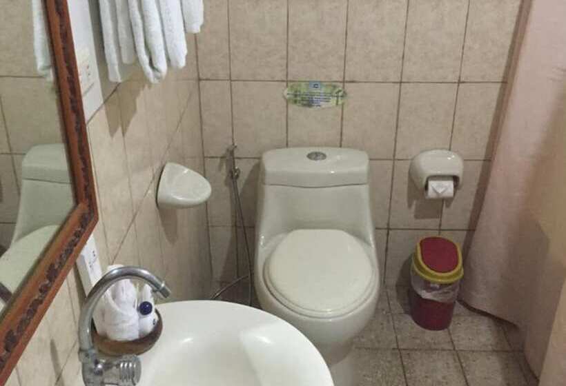 בית מלון כפרי Crown Royale