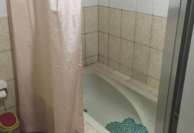 בית מלון כפרי Crown Royale