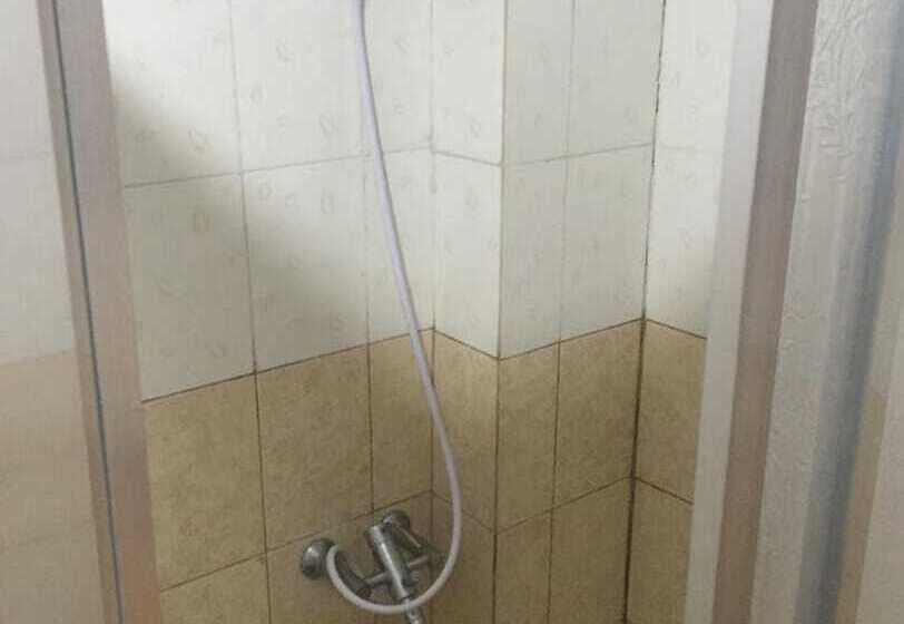 בית מלון כפרי Crown Royale