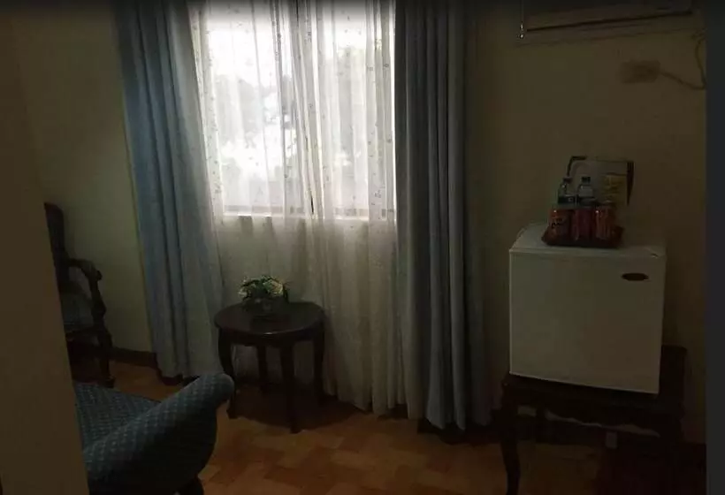 Hotelli Crown Royale