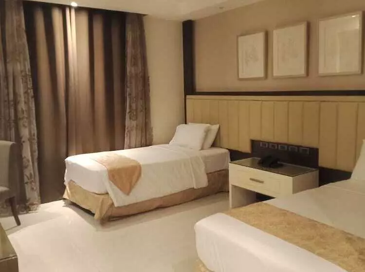 Hotelli Crown Royale