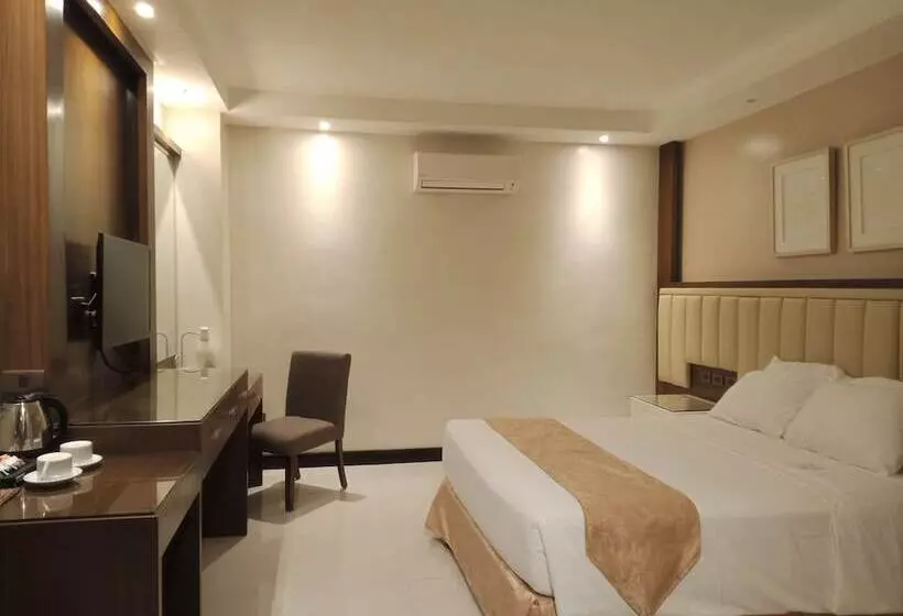 Hotelli Crown Royale