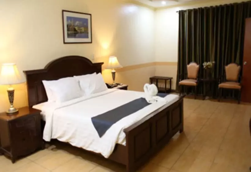 Hotelli Crown Royale