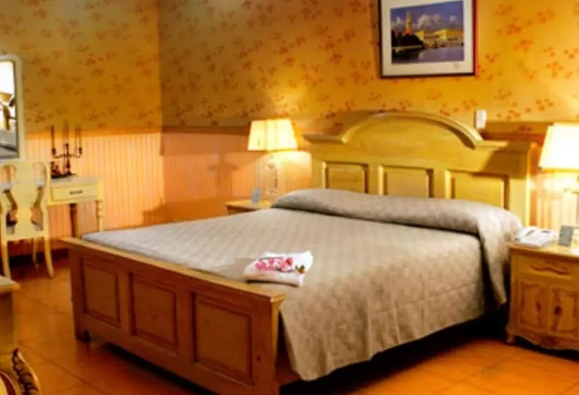 Hotelli Crown Royale