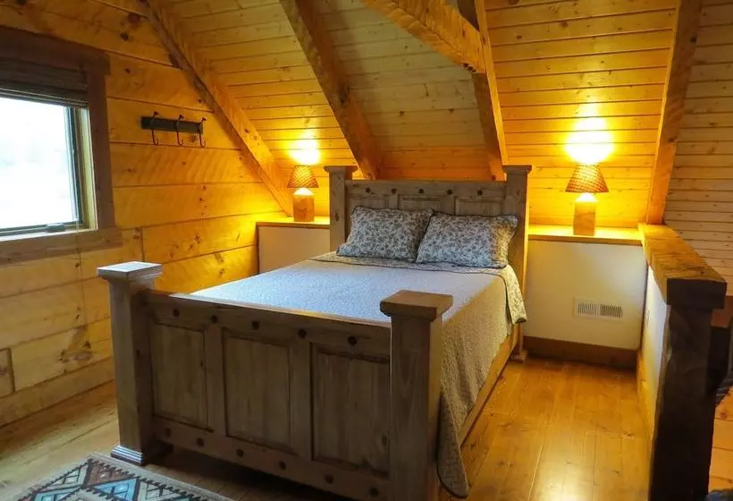 Southern Comfort Lakeside Cabin Resort