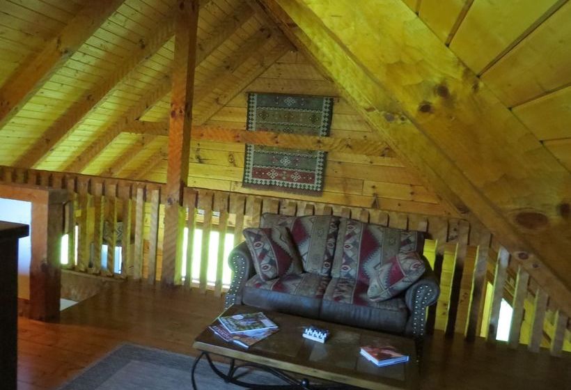 Southern Comfort Lakeside Cabin Resort