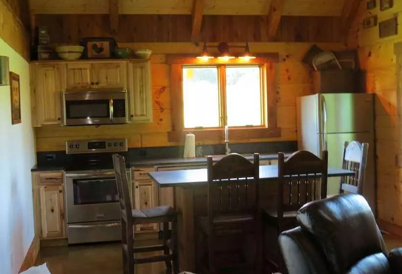 Southern Comfort Lakeside Cabin Resort