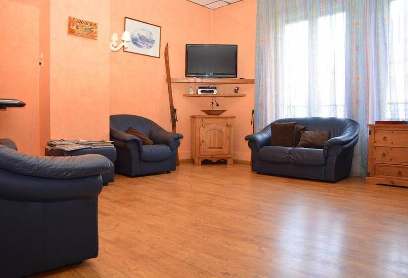 Отель Au Val Dore