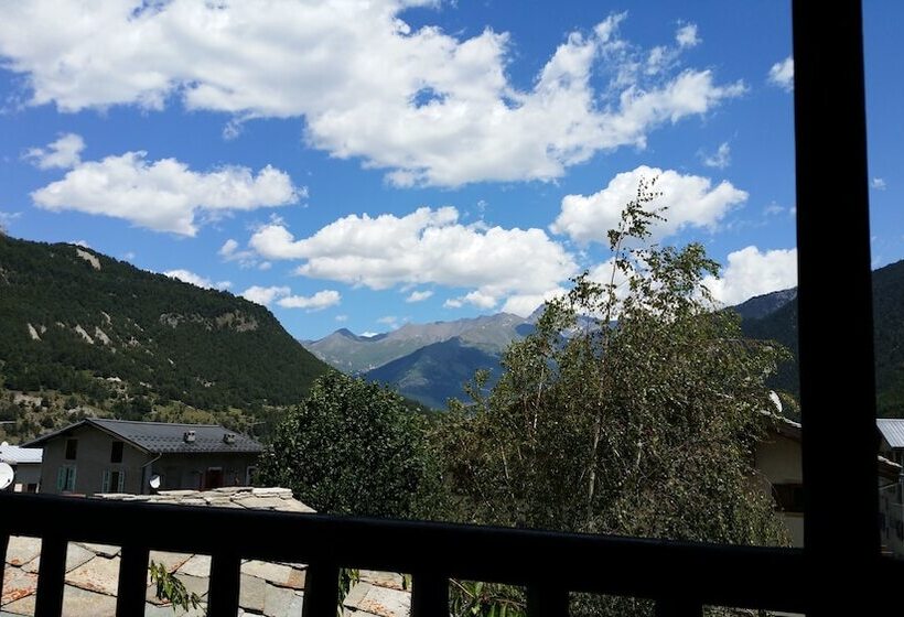 هتل Auberge Chalet Les Glaciers