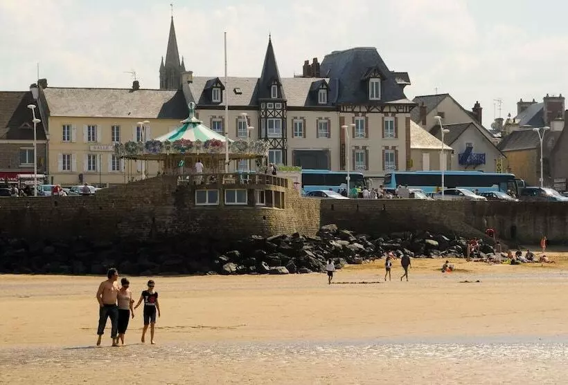 Отель De Normandie