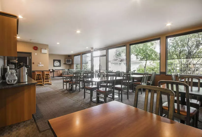 酒店 Econo Lodge & Suites