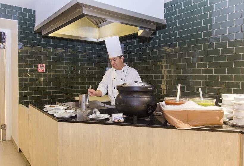 هتل Holiday Inn Puebla La Noria, An Ihg