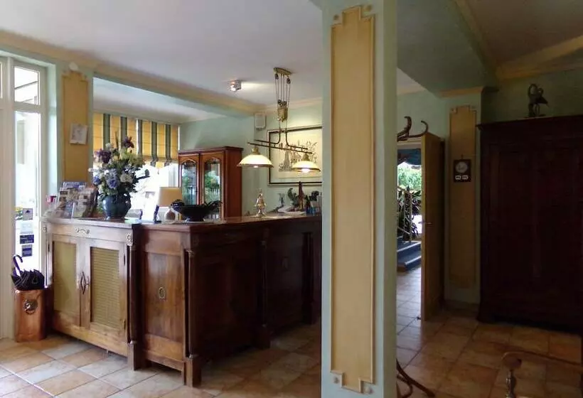 Отель Hôtel Restaurant Du Lac