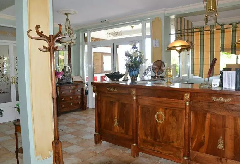 Отель Hôtel Restaurant Du Lac