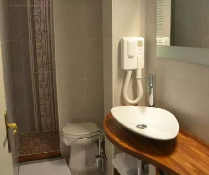 Отель Hôtel Restaurant Du Lac