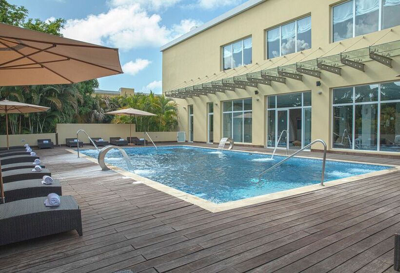 هتل Iberostar Waves Dominicana